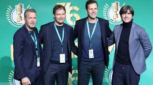 This news comes could be seen as surprising, as recently, the dfb publicly stated they wouldn't be. Dfb Betreuerstab Bei Der Fussball Em 2021 Ohne Sie Geht Nichts Das Sind Die Helfer Hinter Jogis Jungs News De