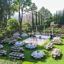 20 Amazing Outdoor Garden Wedding Ideas On A Budget Garden Wedding Ideas On A Budget Wedding Reception Layout Outdoor Wedding
