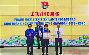 Nói ra thì buồn, buồn lắm: Tuyen DÆ°Æ¡ng 50 Thanh Nien Tien Tiáº¿n Lam Theo Lá»i Bac Bao Nhan Dan