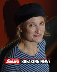 Breaking: Legendary 90s singer-songwriter dies in house fire