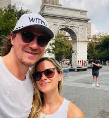 Julie Petry's Instagram, Twitter & Facebook