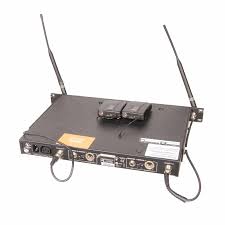 Shure UHF-R U4D MK2 + 2 beltpacks (774-782mhz) ⋆ CUE Sale
