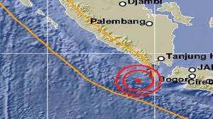 Gempa bumi biasa disebabkan oleh pergerakan kerak bumi (lempeng bumi). Info Bmkg Lampung Hari Ini Gempa