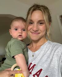 Summer Stokes's Instagram, Twitter & Facebook