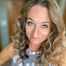 Cari Cotton's Instagram, Twitter & Facebook