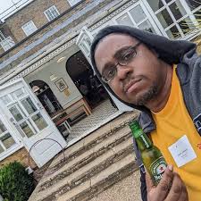 Mick Foley ha publicado un mensaje de vídeo a Donald Trump, pidiéndole que  "detenga la locura" y ayude a traer la paz y la unidad a Estados Unidos.