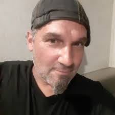 Stream Ian Everett music