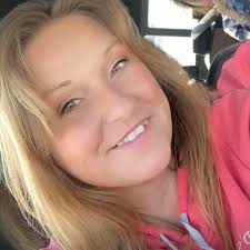 How lucky am I to have something that makes saying goodbye so hard.” A.A.  Milne Delicia was born in Regina, Saskatchewan to Rosemary Dufty and Donald  Harrop, and big sister, Dallas. The