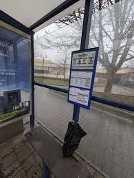 I wonder who designs these bus stops. : rczech