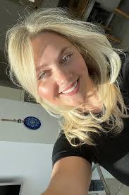 Eva Mcneill's Instagram, Twitter & Facebook