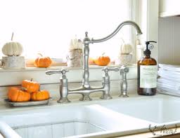 kitchen windowsill decorating ideas