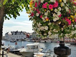 Check spelling or type a new query. Arendal De Noorse Stad Die Als Decor Fungeerde Voor Disneyfilm Frozen Fika Magazine