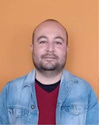 Multi-Objective Dispatch for Batteries and Renewable Generation Sources in  Distribution Grids Using a Weighting- Based Convex Ap