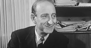 Del comunismo al wokismo: Raymond Aron denunció un «opio de los  intelectuales» que sigue activo