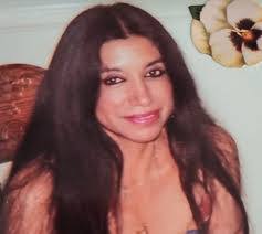 Gloria Dowling's Instagram, Twitter & Facebook