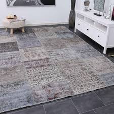 Teppich 150 x 200 michel de us reimporte antike teppiche html unsere us reimporte zu den klassischen amerikanischen teppichen geh ren u a feraghan teppiche aus dem n rdlich von arak liegenden hochland das seine bl te im 18 jahrhunderts erlebte als ein safaviden general des afsharen stammes dort teppichkn pfer aus herat ansiedelte teppich 150 x. Hochwertiger Patchwork Teppich Handgeknupfter Wollteppich In Grau Einzelstuck 200 X 290 Cm 3003 Vimoda Homestyle