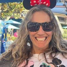 Polly Holland's Instagram, Twitter & Facebook