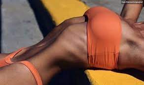 Maybe you would like to learn more about one of these? Fragwurdiger Rippchen Trend Ribcage Bragging Fashionzone