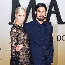Он играет на позиции центр. Sami Khedira Starportrat News Bilder Gala De