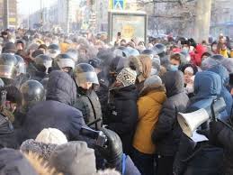 Больше участников собрали протесты в екатеринбурге и новосибирске, сообщили местные независимые сми. Guvd1d7cu3btim