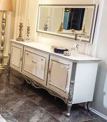 Ob als klassisches sideboard oder als aktenschrank mit ordnern gefüllt, diese vielseitigen traglast einlegeboden: Casa Padrino Luxus Barock Mobel Set Sideboard Mit Spiegel Weiss Silber Massivholz Schrank Mit Elegantem Wandspiegel Edel Prunkvoll