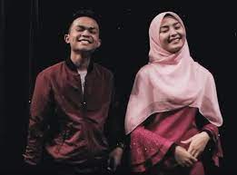 Lagu terbaru daripada tajul & wany hasrita yang bertajuk 'disana cinta disini rindu'. Lirik Lagu Disana Cinta Disini Rindu Tajul Wany Hasrita Mieza S