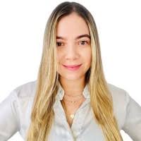 200+ perfiles de «Yvonne To»