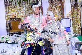 Paten desain motor trail listrik yamaha tmcblog com. Unik Anak Motor Di Bone Bawa Motor Trail Ke Dalam Pelaminan Di Malam Resepsinya