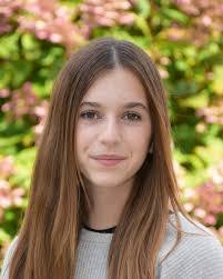 Abby Maclean's Instagram, Twitter & Facebook