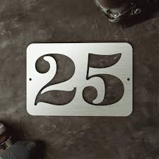 die hausnummern von craftbrothers werden aus hochwertigem edelstahl hergestellt und zusatzlich beschichtet so hausnummern geschenke shop wandgestaltung design