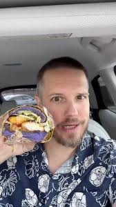 Hey everyone, Happy Halloween!! CREEP 👻 this out! Wiges tries the Ike’s  Love & Sandwiches Phantom Dutch Sandwich. Comment if you think Fire bad or  Fire good 🔥