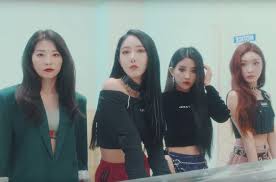 Nah, supaya gak ketinggalan dan update jadwal comeback mereka, yuk cek deretannya di bawah ini. Red Velvet S Seulgi Gfriend S Sinb G I Dle S Soyeon Chung Ha Team For Wow Thing Billboard Billboard
