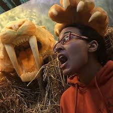 What happens when a baker, a sugar artist and squash sculptor collaborate?  Pumpkin Wars! And S.I. has an expert carver.