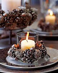 Pine Cone Place Setting Absolutely Beautiful And If You Want To Diy Be Sure To Bake The Cones Before You Gl Noel Tableau Pommes De Pin Decoration Deco Noel