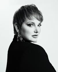 Hillary Kline's Instagram, Twitter & Facebook