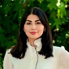 Thrilled to share I've graduated (with honors!) from Columbia with an M.S.  in Journalism and Documentary Filmmaking. Thankful for all the people who  supported me along the way :) Looking forward to… |