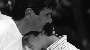 Após deixar o governo do estado, foi eleito senador por três mandatos consecutivos (1962, 1970 e 1978). Familia Collor Protagoniza Disputa Politica Com Barracos E Picuinhas Dignas De Reality Famosos Extra Online