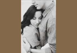 Jika ada seorang lelaki menangis di hadapanmu bukan berarti dia lemah. 22 Kata Kata Untuk Calon Suami Romantis Dan Penuh Harap