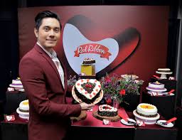 We deliver flower & cake gifts same day to all over in the philippines. Celebrate Love With Red Ribbon Valentine Black Forest And Paulo Avelino Businessmirror
