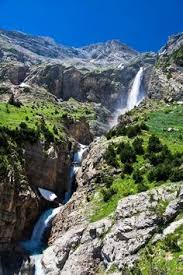 Foto Parque Nacional De Ordesa At Monte Perdido Aragon Huesca Spain Waterfall Places To Visit Places To Travel