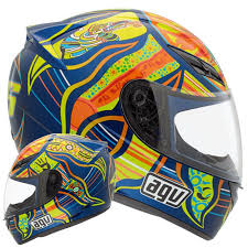 He started designing helmets for graziano rossi and then followed with kevin schwantz, marco lucchinelli, loris reggiani, mick doohan, alex criville, sito pons, valentino rossi, marco simoncelli. Valentino Rossi Agv K3 Sv 5 Continents Helmet Replica Race Helmets