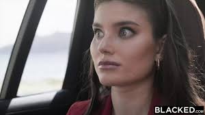 muhteşem stefany, Zencilerle dolu toplu tecavüz partisinde deliklerini  yardırıyor Porno 7DAK farkıyla izle