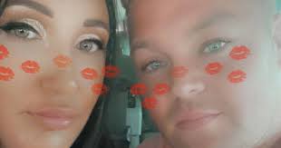 Dad was escorted off plane for being drunk, his wife and children never saw  him again