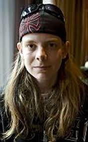 Idols-Ari riehui hotellissa?