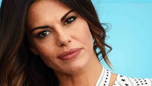 La conduttrice ha spiegato che era sicura che l'audio fosse chiuso e di aver fatto solo una battuta goliardica. Detto Done Bianca Guaccero Returns After The Temporary Suspension Curler Ruetir