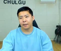 철구는 13일 오전 방송을 통해서 철구는 시청자들에게 사과했다. Pyqzvqwdeo2asm