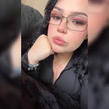 I want a friend that's exactly like me, she