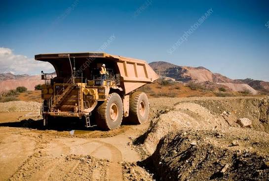 Mining truck, Arizona, USA - Stock Image - C002/9331 - Science Photo Library
