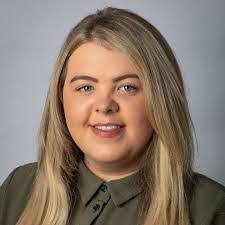 Holly Cogan's Instagram, Twitter & Facebook