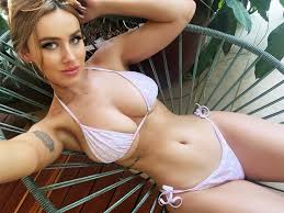 Goddess Evelyn - Free pics, galleries & more at Babepedia